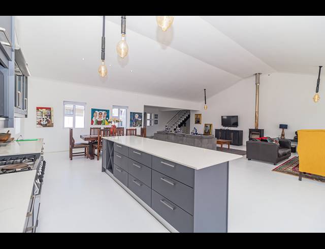 3 BEDROOM HOUSE FOR SALE IN GROTTO BAY